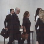 IZNOŠENJE ZAVRŠNIH REČI PRED PRESUDU KECMANOVIĆIMA OTVORENO ZA JAVNOST! Majka dečaka-ubice u pratnji advokata stigla u sud!