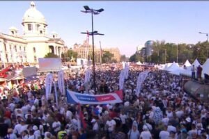 "JA SAM IZBROJALA 342 ČOVEKA I 6 ROBOTA...!" Ana Brnabić poklopila Arhiv javnih skupova posle tvrdnje o broju prisutnih na skupu "Srbija jedna porodica"!