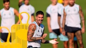 JEDAN JE OD NAJBOLJIH IGRAČA ARGENTINE, A SAD JE PONEO LASKAVU TITULU! Proglašen najlepši fudbaler Mundijala 2026 (FOTO)