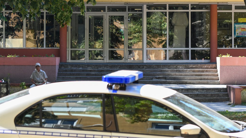 Masovno stižu dojave o bombama u beogradskim školama: Policija na terenu