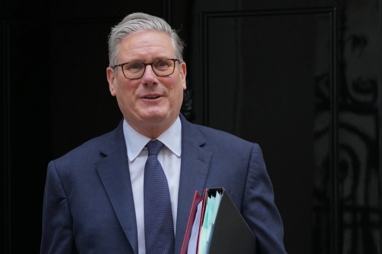 "NEĆU ODUSTATI!" Oglasio se Starmer nakon što mu je još jedan ministar podneo ostavku i poslao PREJAKU PORUKU, evo šta je sve poručio