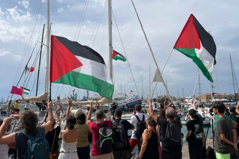NOVI PREMIJER ODMAH OKRENUO LIST: Palestinska zastava uklonjena sa zgrade vlade na Balkanu