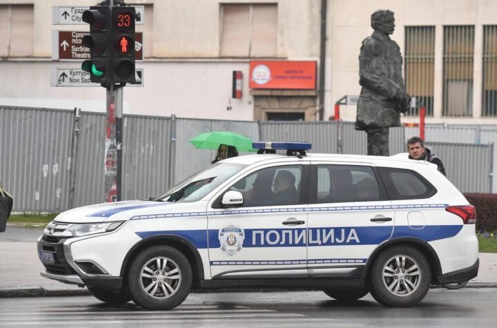 Navodna pucnjava na Zvezda: Napadač u panciru i sa fantomkom pucao u kafiću, pa pobegao automobilom!