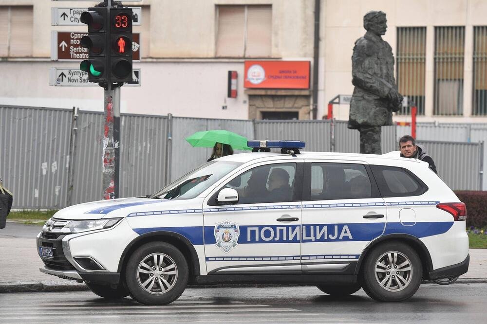 Navodna pucnjava na Zvezda: Napadač u panciru i sa fantomkom pucao u kafiću, pa pobegao automobilom!
