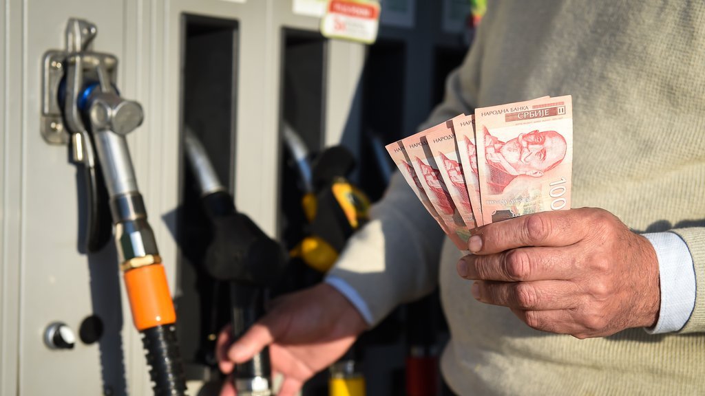 OBJAVLJENE NOVE CENE GORIVA: Evo koliko ćemo narednih sedam dana plaćati dizel i benzin