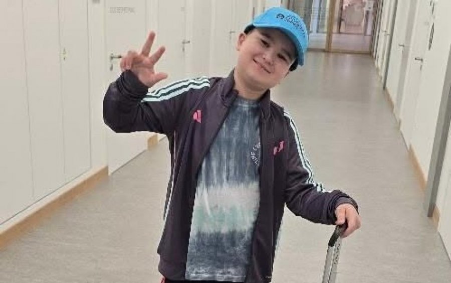 ON JE DEČAK HEROJ! Andrija hrabro podneo  jednu tešku operaciju, iako ima jako retku bolest - osmeh ne skida sa lica (FOTO)