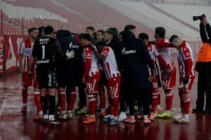 Olimpijakos hoće Zvezdinog aduta za LŠ, u igri i srpski napadač koji je odjavio Paunovića