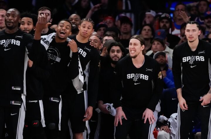 POTPUNI HAOS POSLE FINALA NBA LIGE! TRENER NJUJORKA BESAN NA SUDIJE! Žestoko je zagrmeo i opleo po njima, njegove reči odjekuju u SAD!