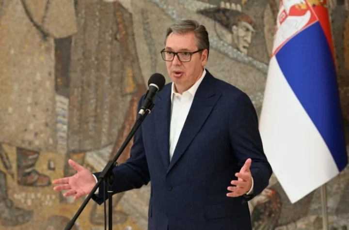 PREDSEDNIK VUČIĆ POSLAO MOĆNU PORUKU NAKON DIREKTNOG PITANJA: "Da li se osećate bezbedno u Crnoj Gori?"