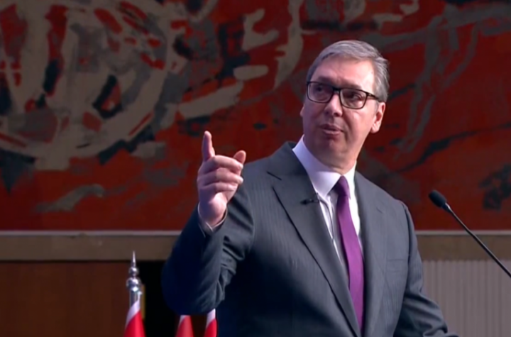 PREDSEDNIK VUČIĆ SUTRA GOST EMISIJE "U SREDU SA BOJANOM BILBIJOM"! Razgovor će se emitovati na Radio Beogradu!