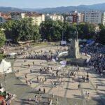 "PRODAVALI MAČKU U DŽAKU 18 MESECI, A ONDA JE VIDOVDAN POKAZAO SVE"! Ana Brnabić o propasti blokaderskog skupa u Kraljevu - LJUDI VOLE I POŠTUJU VUČIĆA!