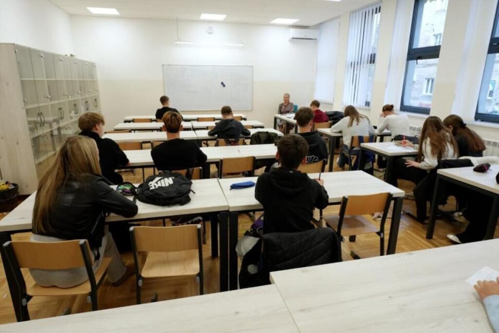 Posao koji možete da radite čim završite školu: Za manje od sat vremena uzmu 30 evra, traže ih na svakom koraku