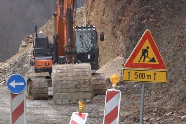 RADOVI ŠIROM SRBIJE! Ne krećite na put bez ovih informacija - biće potpuna obustava, zatvaranje deonica i usporen protok saobraćaja!