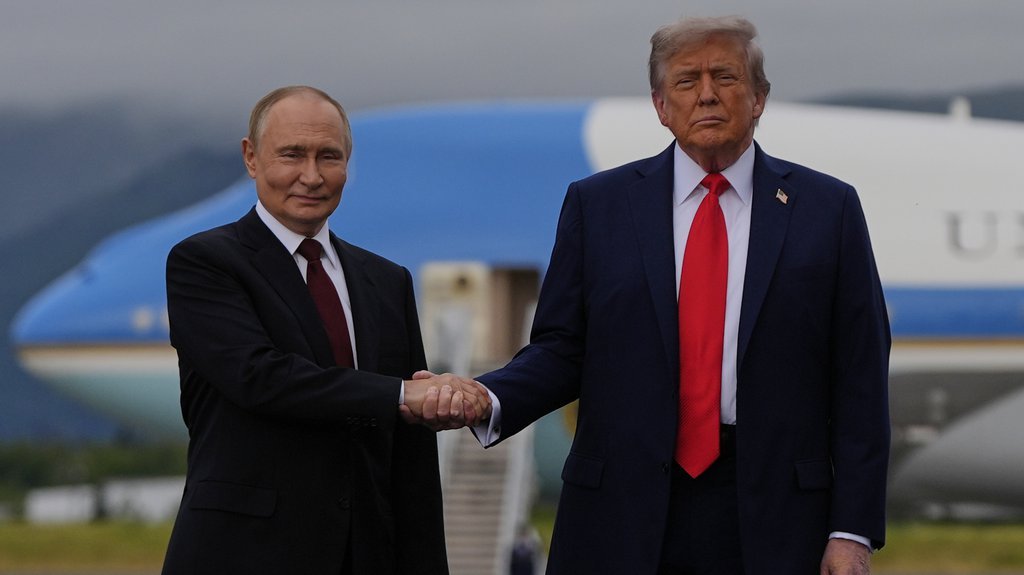 RAZGOVARALI PUTIN I TRAMP: Predsednik Rusije američkom kolegi čestitao 80. rođendan