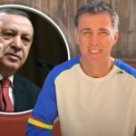 SKANDAL NA MUNDIJALU! IME ZABRANJENE LEGENDE SE POJAVILO NA STADIONU: Izdao Erdogana, proglasili ga teroristom i proterali! Ovo je za Turke bolnije od