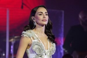 ŠOK PRIZNANJE EMINE JAHOVIĆ! Pevačica bila ŽRTVA PREVARE i ostala bez brda skupocene garderobe: "Sve mi je uzela!" Evo šta se zapravo dogodilo!