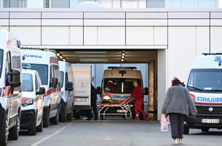 TEŠKO POVREĐENO DETE U POŽARU U BANJALUCI HELIKOPTEROM TRANSPORTOVANO ZA BEOGRAD! Još tri osobe povređene, drugo dete poginulo!
