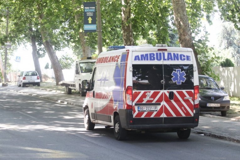 TINEJDŽER (17) IMAO INFARKT U BEOGRADU! Hitna pomoć nije stala zbog TOPLOTNOG TALASA - ljudi samo padaju!