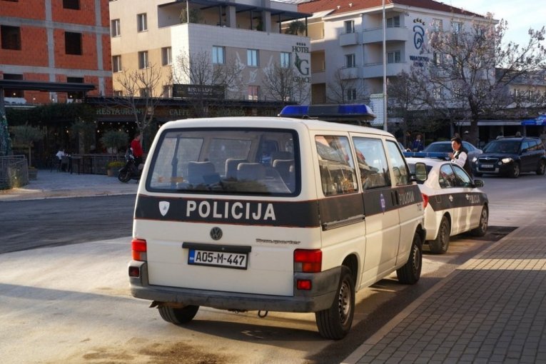 UBISTVO U VELIKOJ KLADUŠI: Policija na nogama, u toku je potera za napadačem