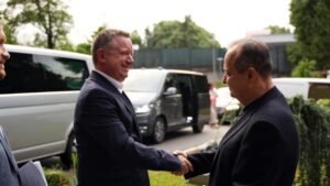 'UZ TRADICIONALNO SRPSKO GOSTOPRIMSTVO' Dačić priredio svečanu večeru u čast dolaska ministra unutrašnjih poslova Mađarske Gabora Pošfaiјa
