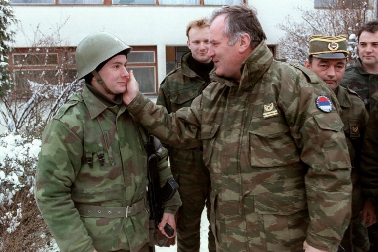 AMERIKA POKRENULA VELIKU ISTRAGU O ZLOČINIMA IZ 1992. - Tramp šalje tužioce u Derventu da otkriju ubice Srba u logorima!