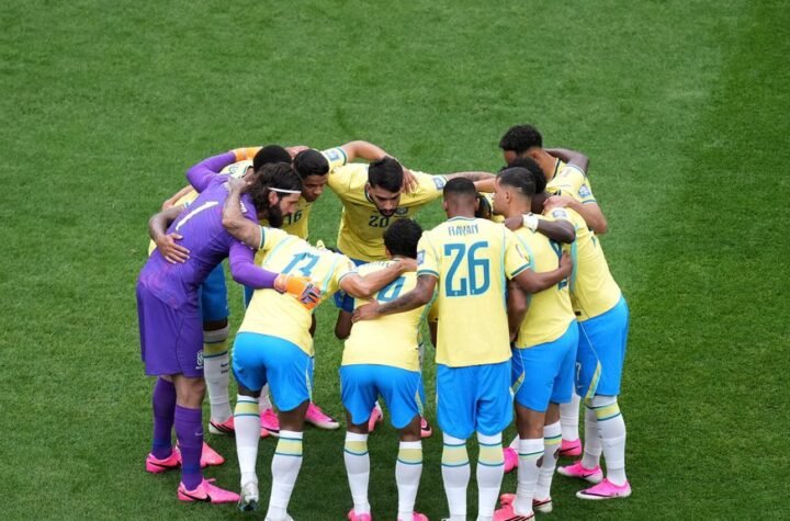 ANĆELOTI I IGRAČI POBEGLI - SAMO SE JEDAN VRATIO KUĆI: Nova sramota Brazilaca posle eliminacije sa Mundijala...