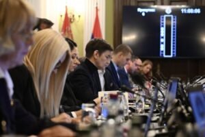 BRNABIĆ OŠTRO PO OPOZICIJI PRED GLASANJE: Nemaju poslanike ni za vanrednu sednicu, a traže izbore