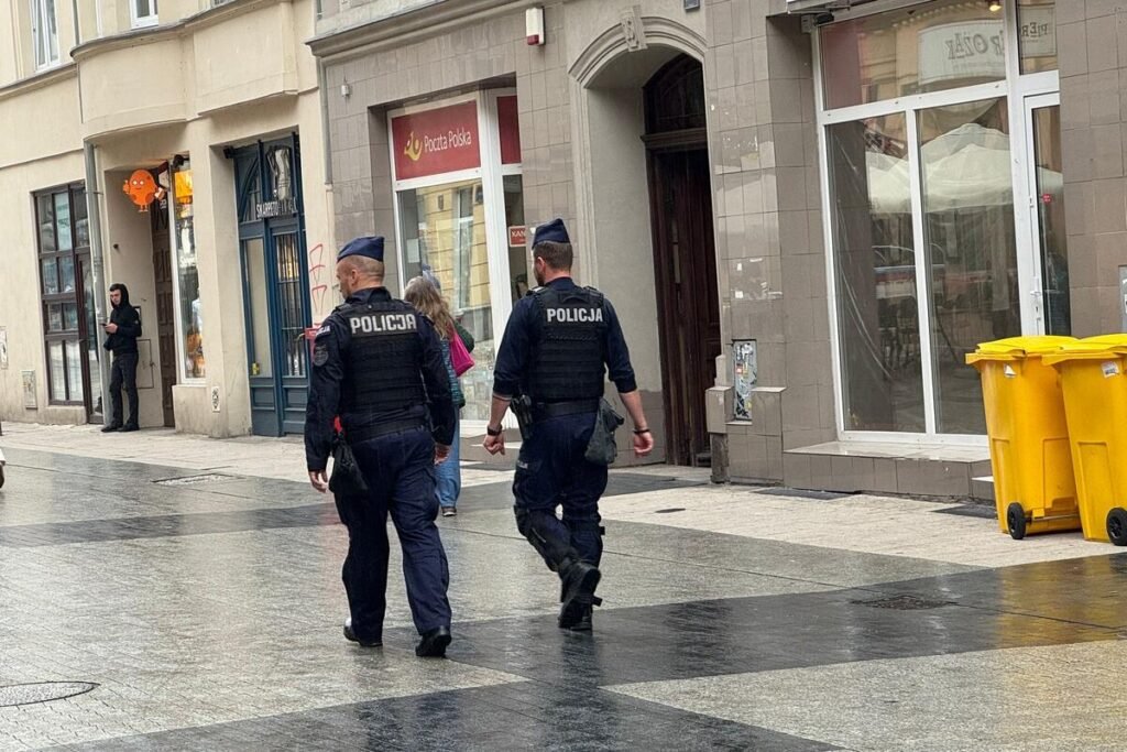 Bizarna scena šokirala policajce: Pijan seo za volan, pa se sam dovezao u stanicu da se prijavi