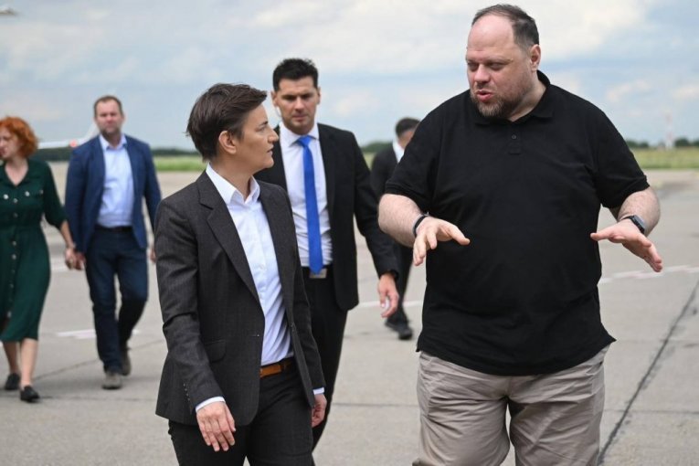 "DOBRO DOŠAO U SRBIJU, DRAGI PRIJATELJU!" Brnabićeva dočekala predsednika Vrhovne rade Ukrajine! (FOTO)