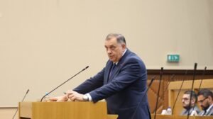 DODIK JASAN: BiH ne može da funkcioniše sa bonskim ovlašćenjima