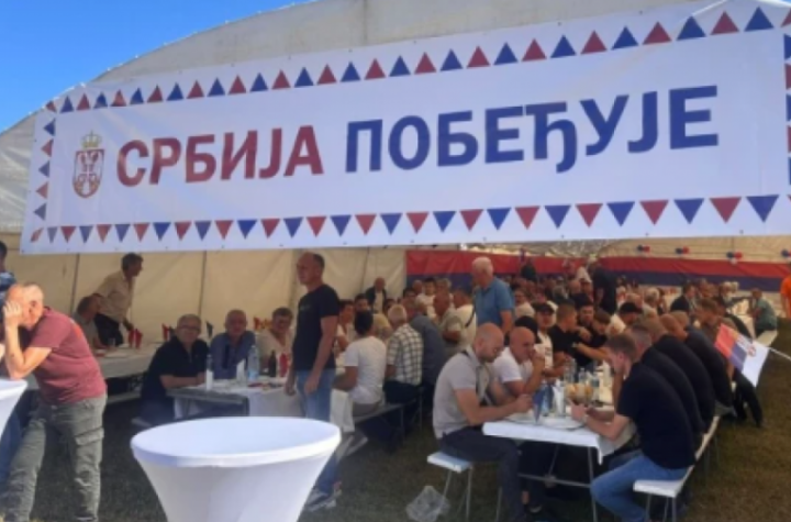 DREŽNIK, ALI I CELA SRBIJA, OČEKUJE PREDSEDNIKA! Veliki skup građana, očekuje se reka ljudi! (FOTO)