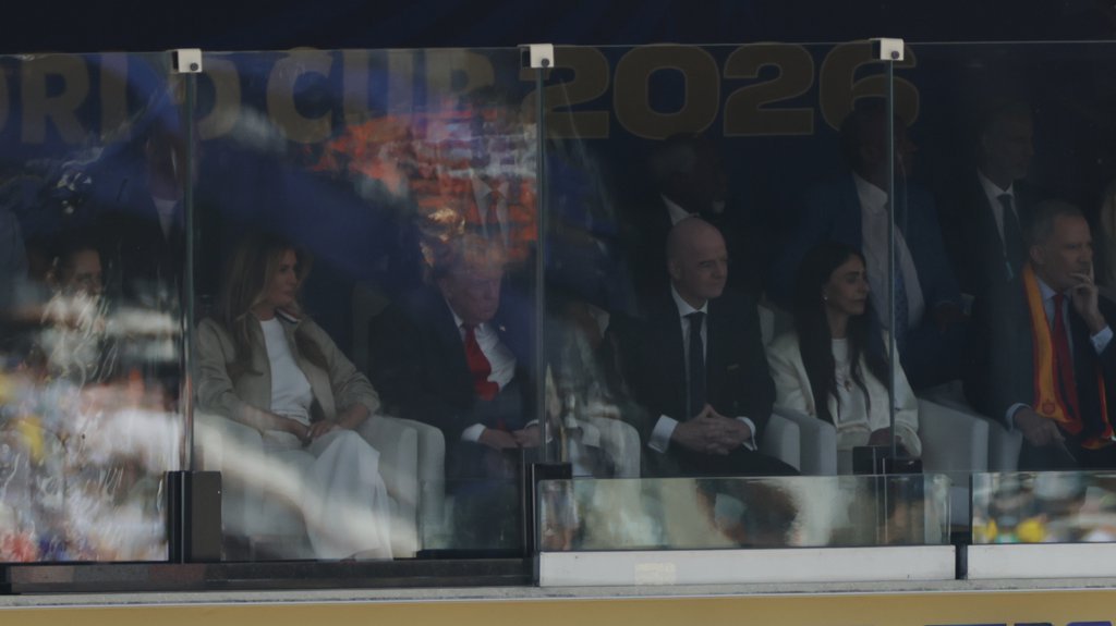 Donald Tramp došao na finale SP, Infantino odmah seo pored njega, svi su gledali u Melaniju