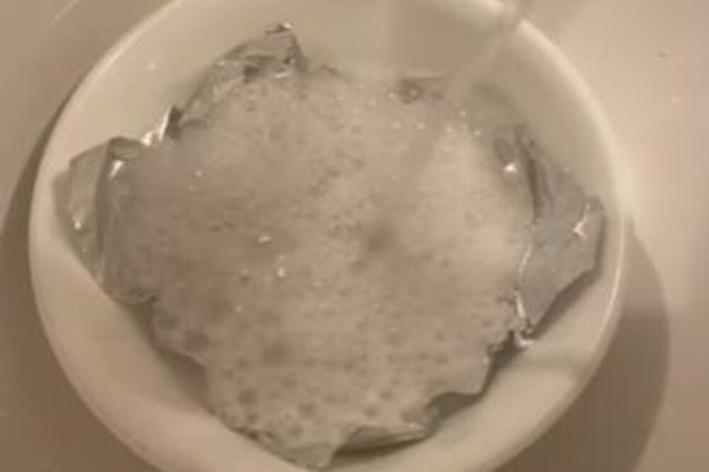 EVO ŠTA SODA BIKARBONA RADI ŽELUCU, A DA VAM NIKO NEĆE REĆI! Dobro razmislite da li ćete da je pijete