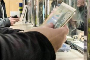 Evo ko tačno ima pravo na isplatu od 6.000 dinara: Mnogi građani zaborave birnu stvar, uradite ova dva koraka