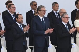 HISTERIJA U HRVATSKOJ! Pokušali da objasne zbog čega je Vučić sedeo u prvom redu u Parizu, A PLENKOVIĆ U DRUGOM: Nije im pošlo za rukom!