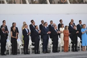 Vučić u Parizu