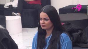 Jovana Cvijanović stigla u svoj dom, on joj se odmah zaleteo u zagrljaj i izljubio je! Pevačica se rastopila, a evo kome je pružila podršku od bivših