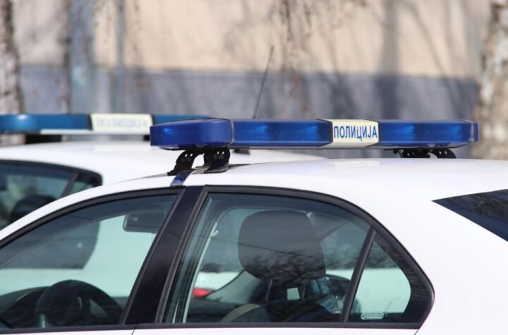 MANIJAK NEPRIMERENO DODIRIVAO MALOLETNICE NA ULICI! Policija u Staroj Pazovi hitno reagovala