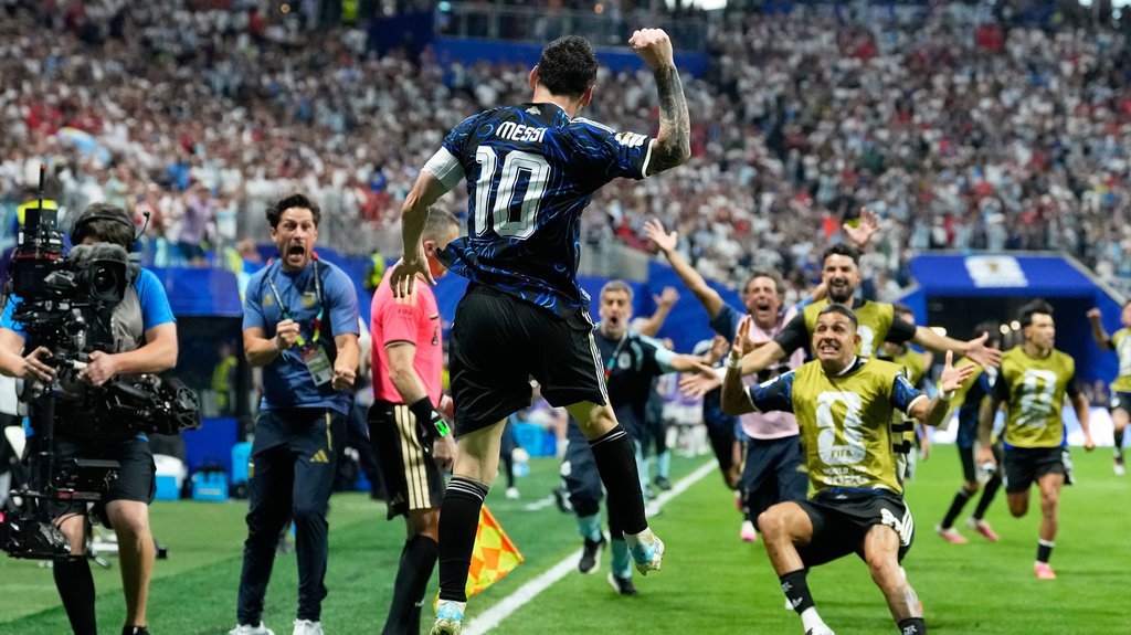 Mesi dirigovao preokretom: Argentina srušila Englesku i plasirala se u finale