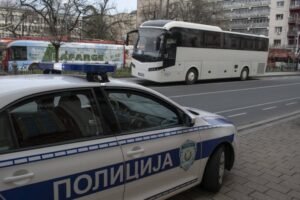 NAŠA PEVAČICA DEMOLIRALA SALON: Neviđeni skandal na estradi, objavljeni svi detalji DRAME, evo šta su joj uradili sa KOSOM!