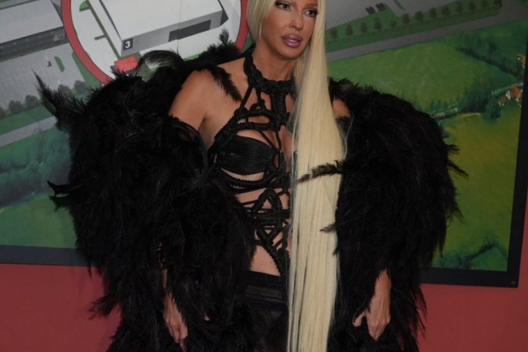 "NEDOSTAJAĆE MI BOSANAC I DESINGERICA" Jelena Karleuša presekla nakon finala, NAPUŠTA "PINKOVE ZVEZDE"?!