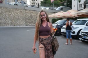 NEVIĐENA DRAMA POSLE SAHRANE DOBILA NASTAVAK, PUČE BRUKA! Hasan Dudić brutalno udario na pevačicu - ŽIVELI SMO POD ISTIM KROVOM GODINU DANA!