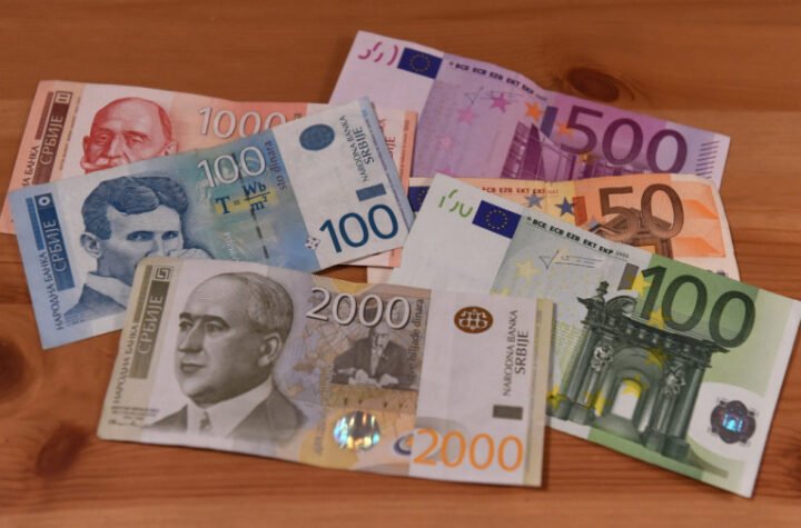 OBJAVLJEN SREDNJI KURS DINARA ZA EVRO: Samo jedna promena