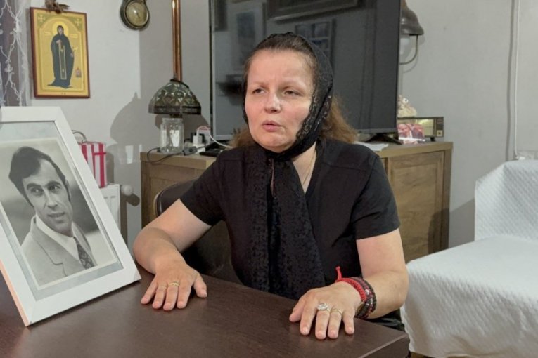 OPROŠTAJNA PORUKA ZORICE MARKOVIĆ REŽE POPUT ŽILETA! Tužna vest zavila čitavu javnost U CRNO, pevačica se oprostila od prijatelja!
