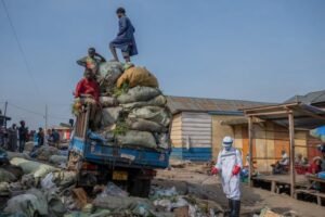 OVO JE ALARMANTNO! Broj potvđenih slućaja od EBOLE prešao 2.000!