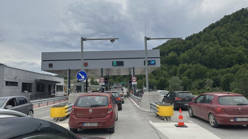 POSLEDNJI DAN JUNA DONOSI GUŽVE NA GRANICAMA: Turistička sezona se zahuktava, evo koliko se čeka na prelazima