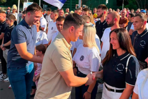 "PRED NAMA JE BUDUĆNOST U KOJOJ ŽELIMO VIŠE PRILIKA ZA MLADE!" Student Miloš Pavlović razgovarao sa građanima u Rudnoj Glavi! (FOTO)