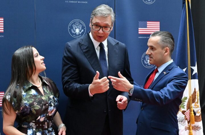 PREDSEDNIK VUČIĆ NA SVEČANOSTI U AMBASADI SAD: Svečani prijem povodom 250 godina američke nezavisnosti