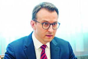 "PRETRESALI SU I MAJKE SA DECOM U KOLICIMA!" Oglasio se Petkovićnakon skandala u Prizrenu: Nova represija Aljbina Kurija na delu!