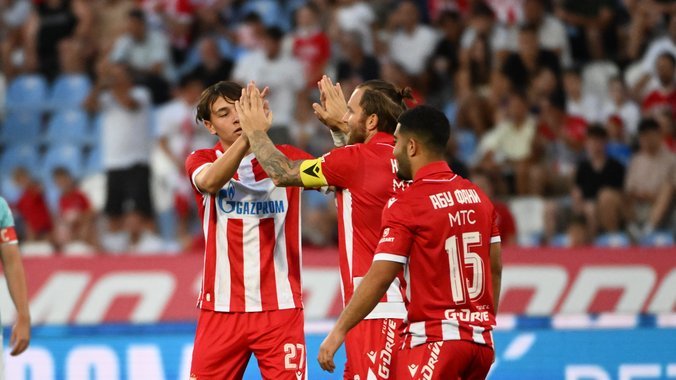 Pukla petarda na Marakani: Zvezda pregazila Larn, sad je bliže Ligi šampiona (FOTO)